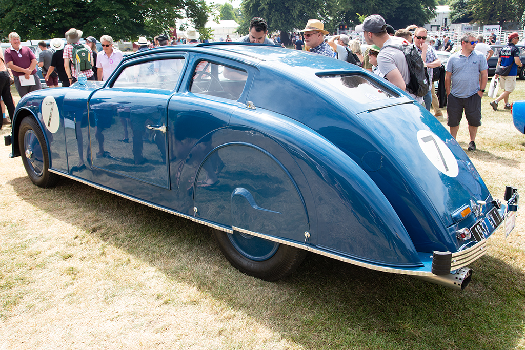Voisin auf der Retro Classics enzo & Ferdinand