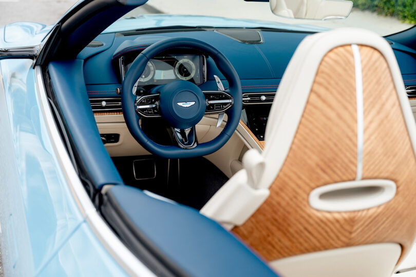 Aston Martin DB12 Volante - Palm Beach Edition