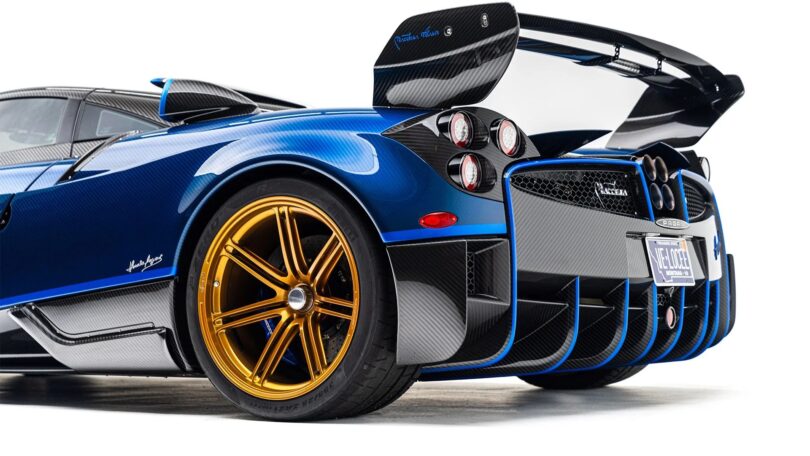 2017 Pagani Huayra BC Macchina Volante