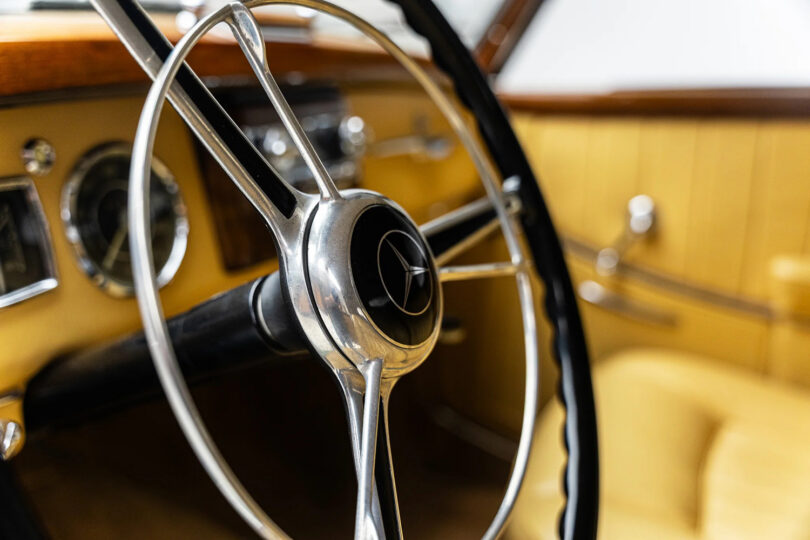 Mercedes-Benz 220 Cabriolet A by Hiro Yamagata